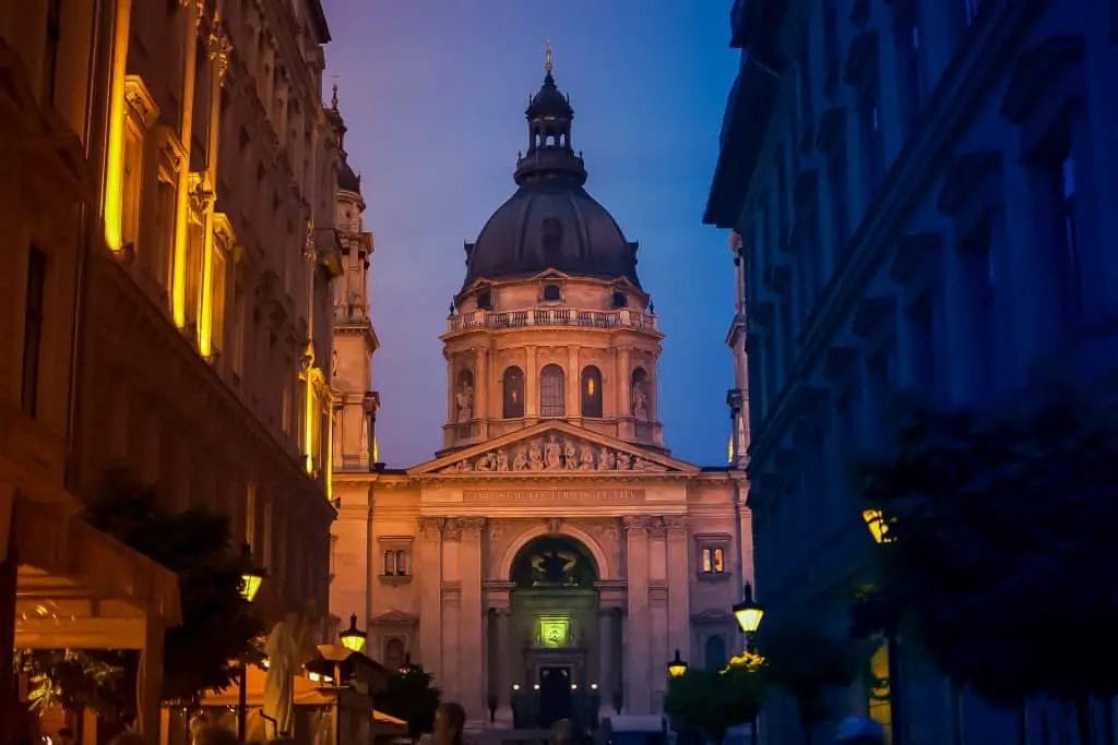 Basilique St Stephens dans la nuit | Photographie Budapest