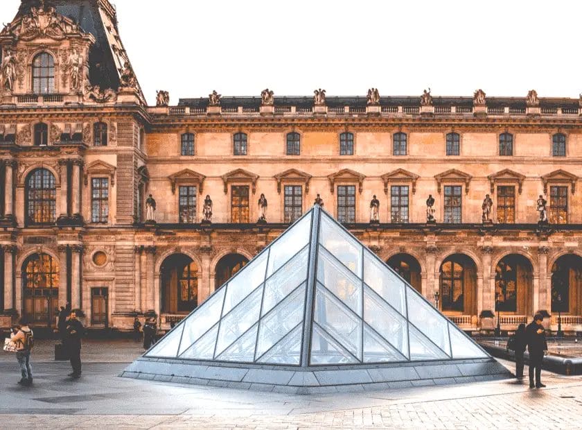 El Louvre- persiguiendo el paradero- fotografía parisina
