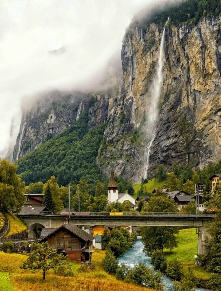 Excursion d'une journée à Lauterbrunnen au départ de Zurich - Guide touristique gratuit
