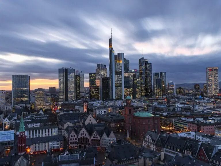 ¿Vale la pena visitar Frankfurt en su viaje?